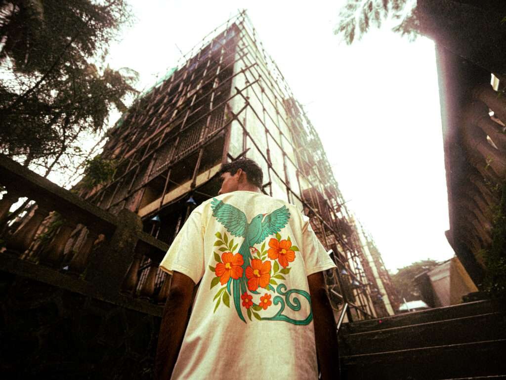 https://cloryco.com/product/wings-of-bloom-oversized-t-shirt/